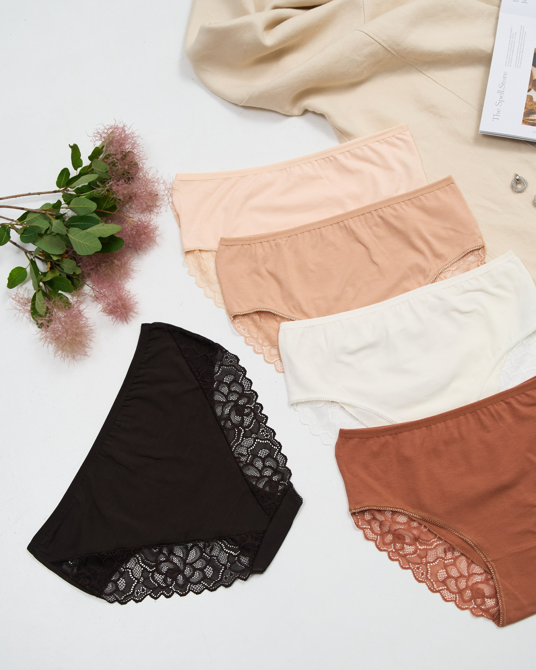Жіночі трусики з мереживом - Plus Size - бежевий мікс
