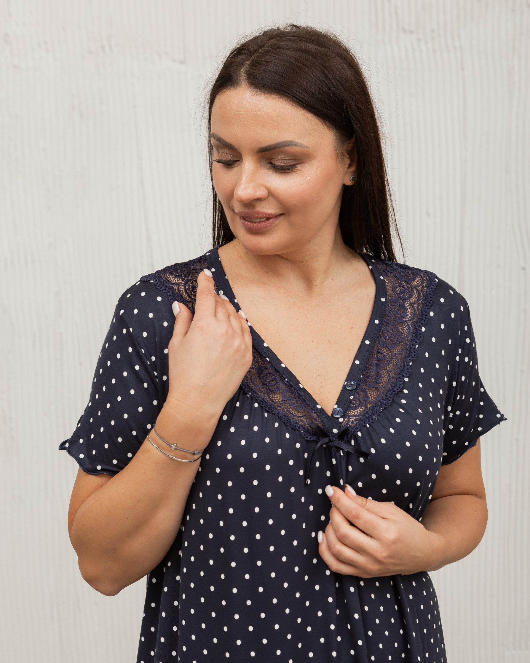 Віскозна сорочка Plus Size - темно-синя - горошок