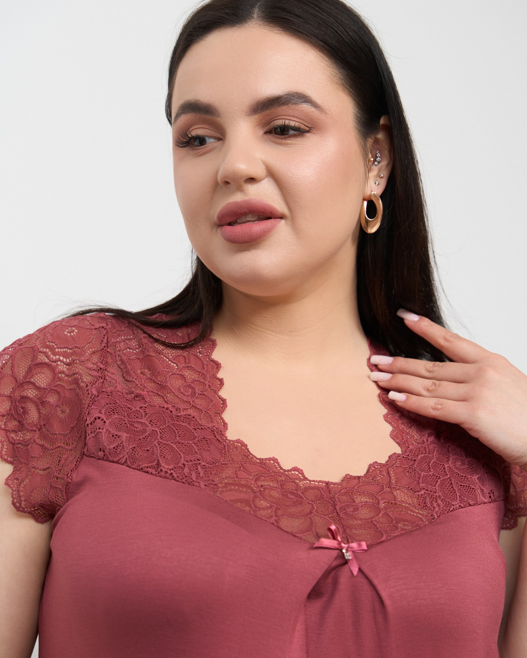 Віскозна сорочка з мереживом по плечам - Plus Size