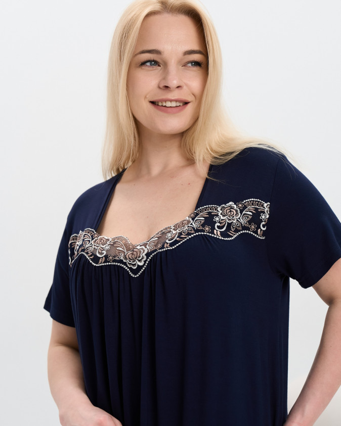 Віскозна жіноча сорочка Plus Size - мереживо по декольте
