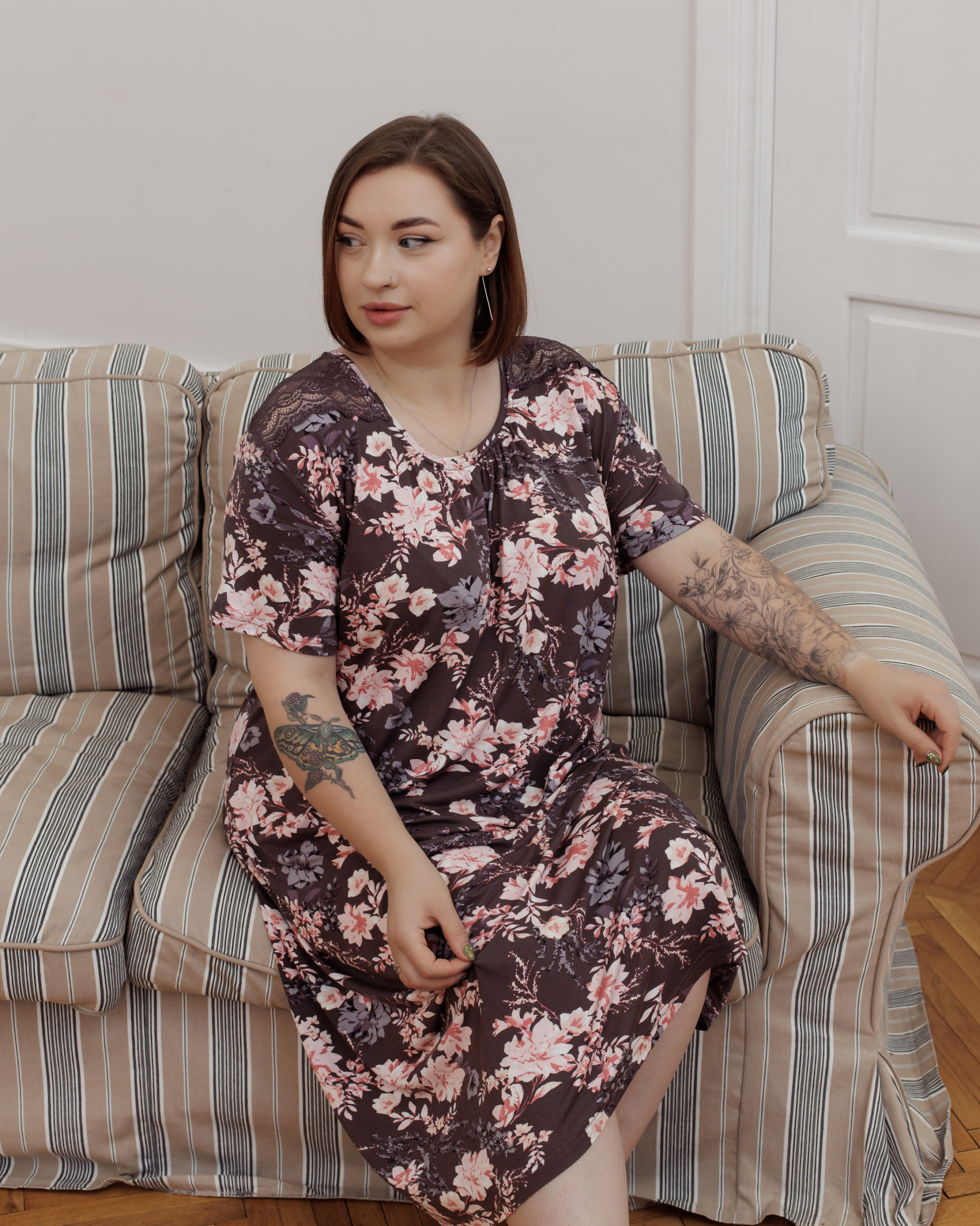 Віскозна жіноча сорочка з рукавом - Plus Size