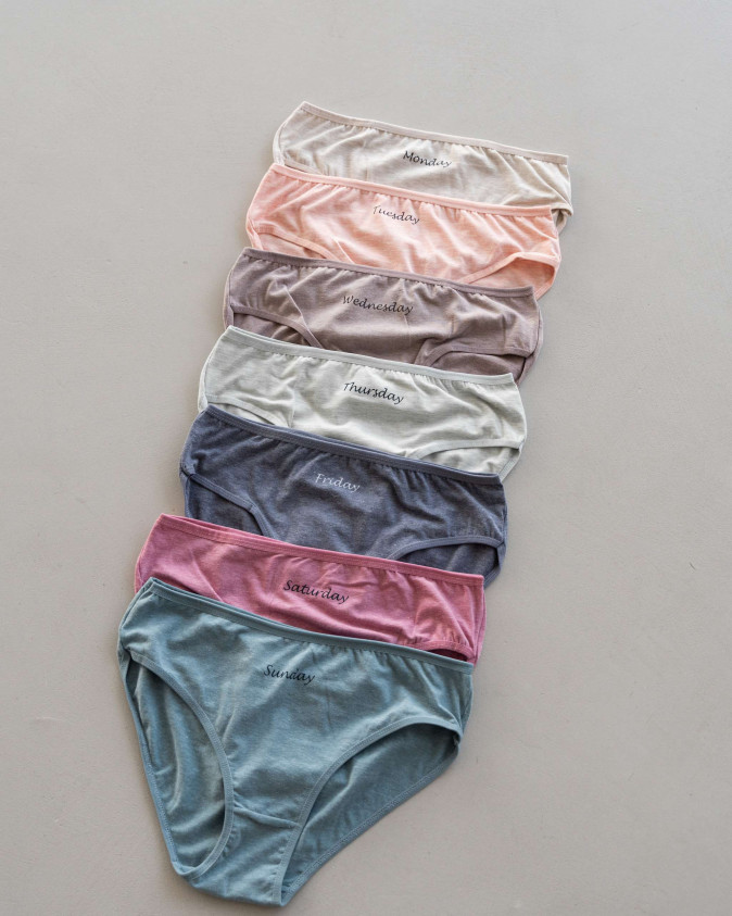 Набір жіночих трусиків тижневок Plus Size - 7 шт. - 724108