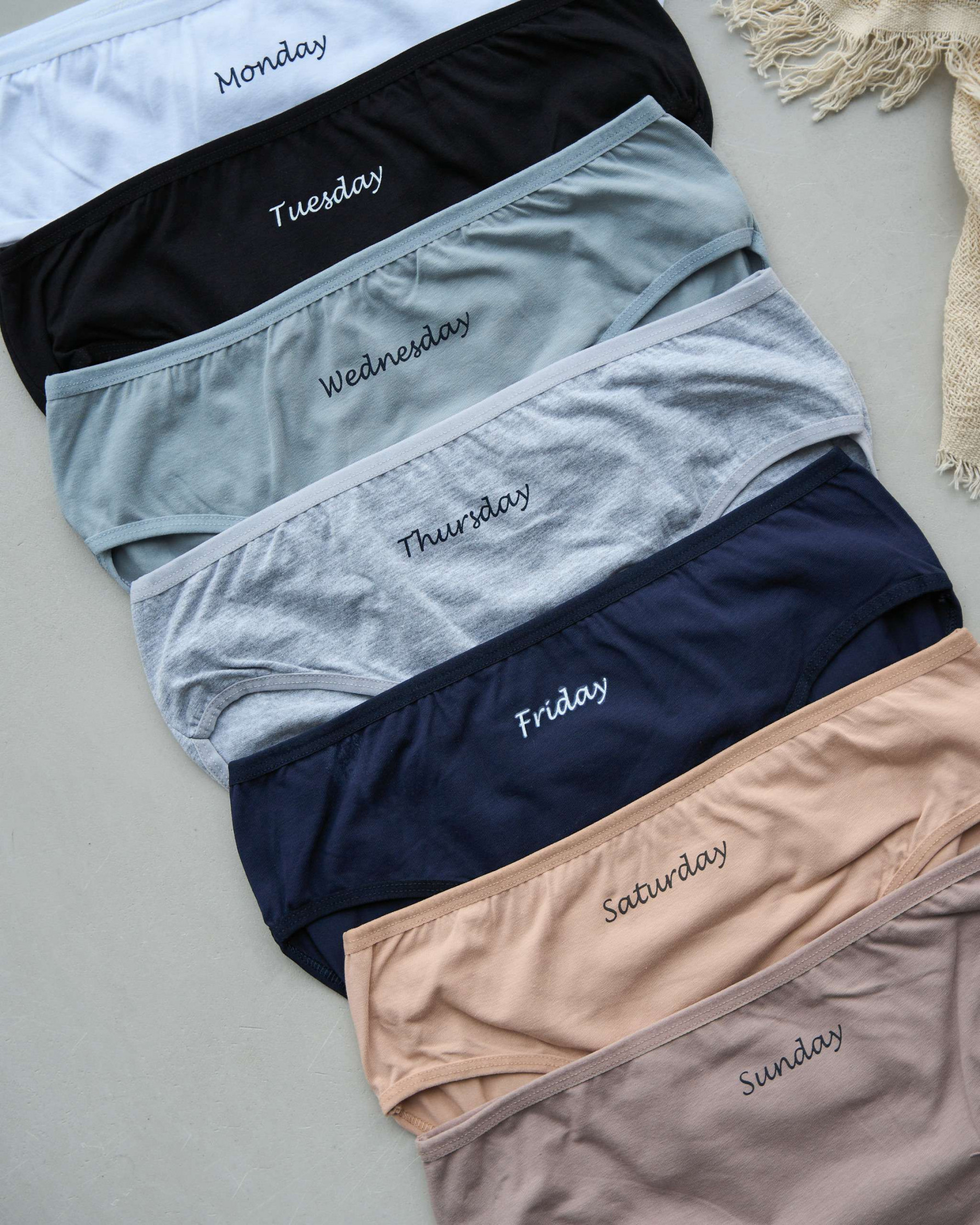 Набор женских трусиков неделек батал - 7 шт. - 724110