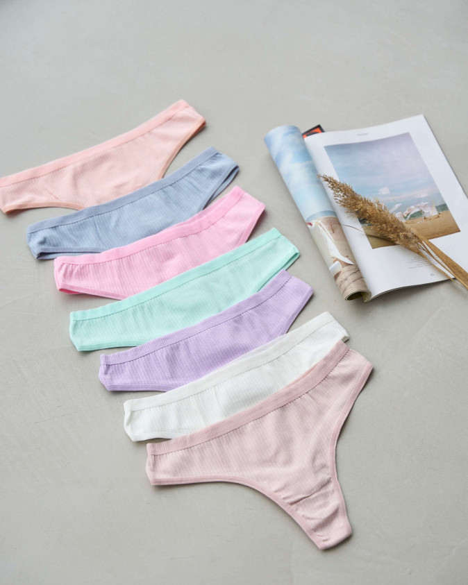 Набір жіночих стрінгів тижневок в рубчик - 7 шт. - 798128