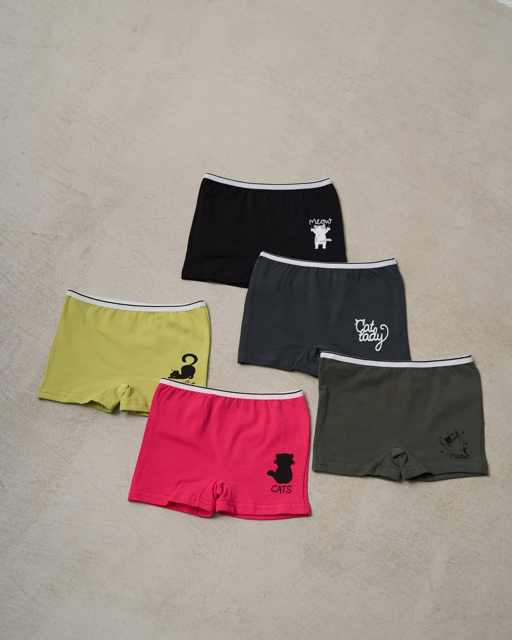 Шортики на дівчинку-підлітка, кольорові - Cats