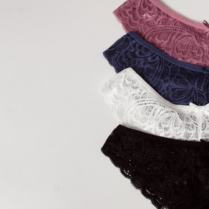 Мереживний комплект з трусиками - Push-up (70В-85В)