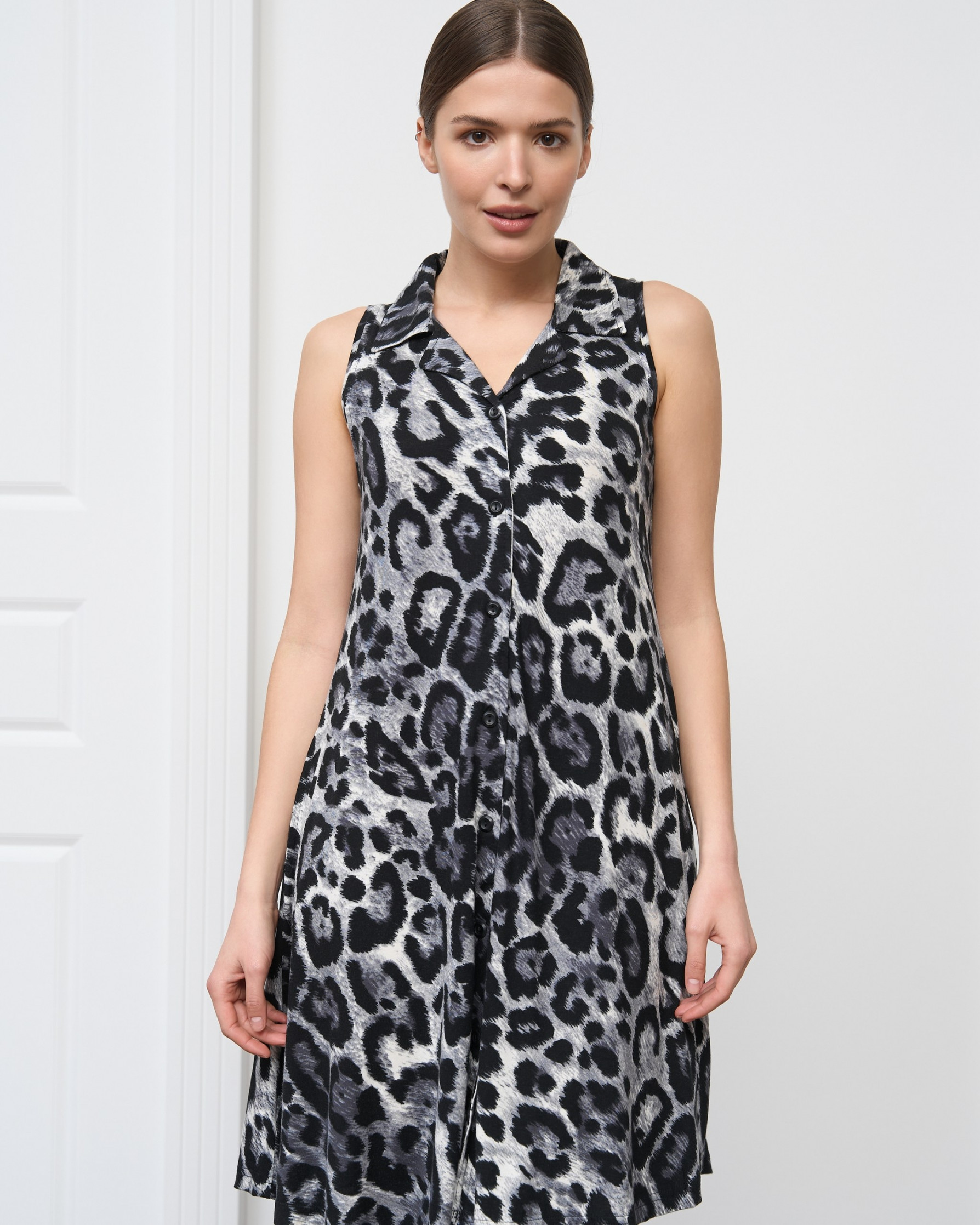 Жіноча туніка на ґудзиках попереду - Леопард