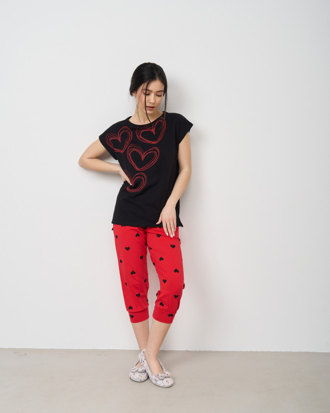 Жіночий комплект з капрі - Сердечки