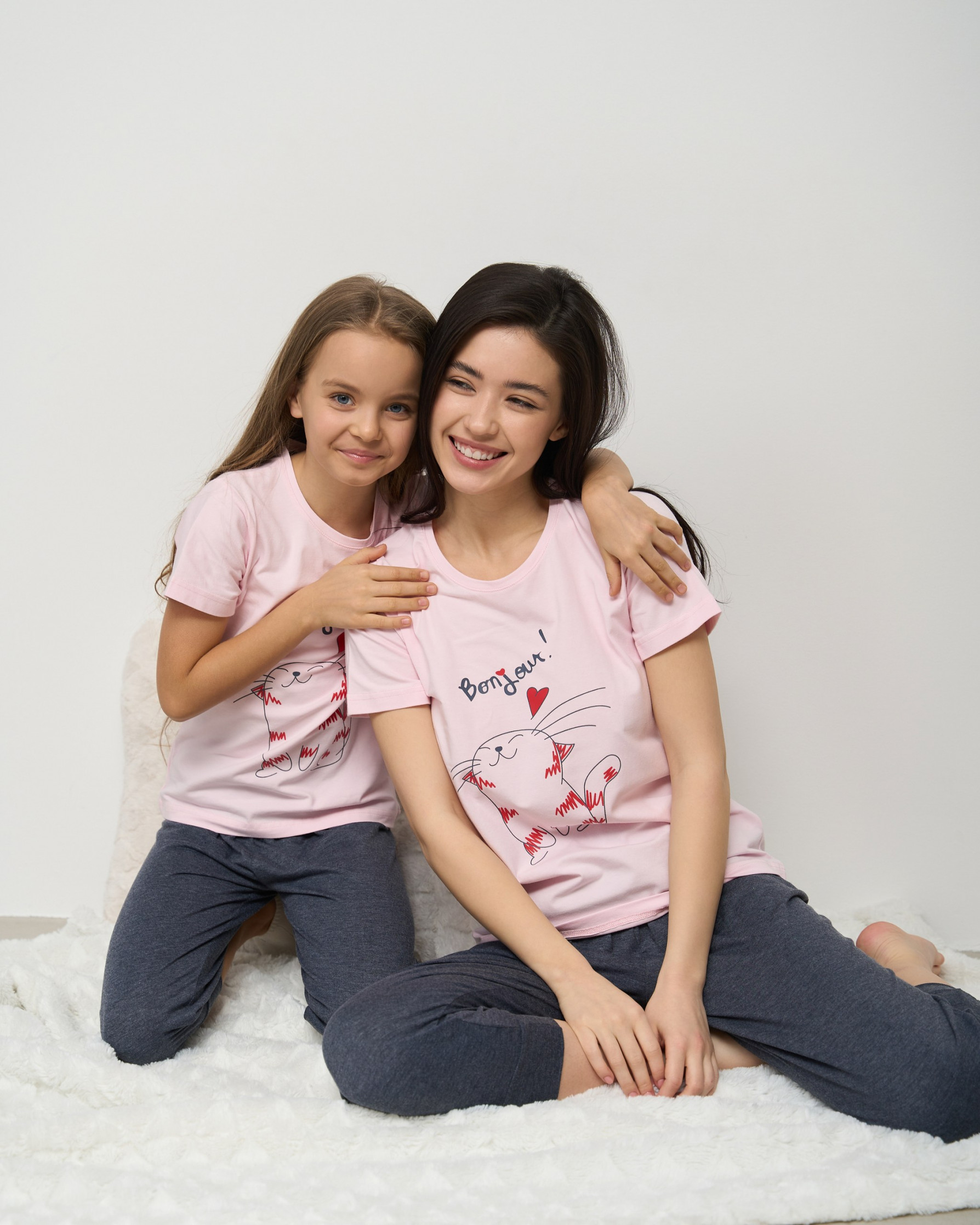 Жіночий комплект з капрі - Закоханий котик - Family look мама/донька