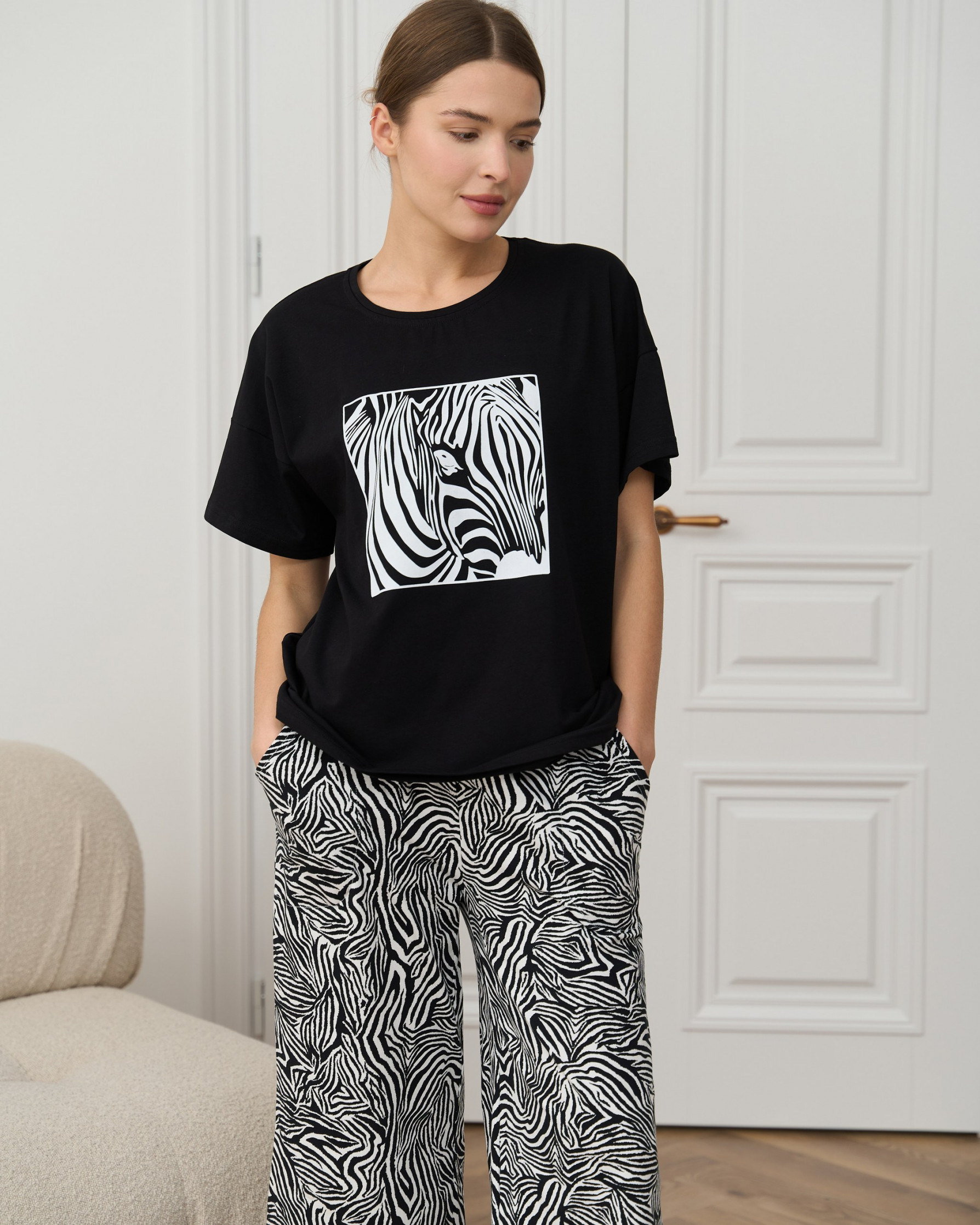 Комплект жіночий футболка та кюлоти - Зебра