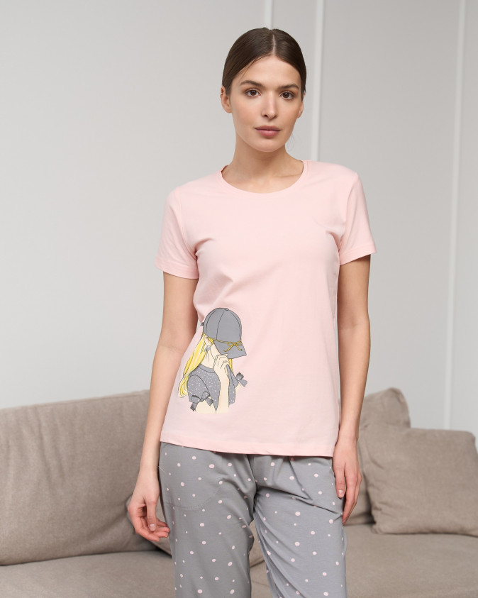 Жіночий комплект з капрі - Дівчина в кепці