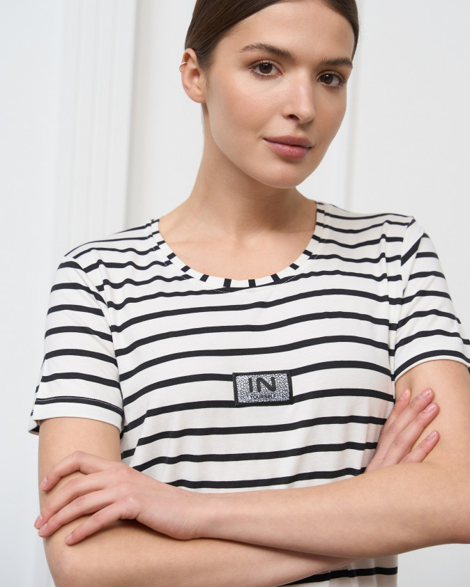 Жіночий комплект з капрі - футболка у смужку