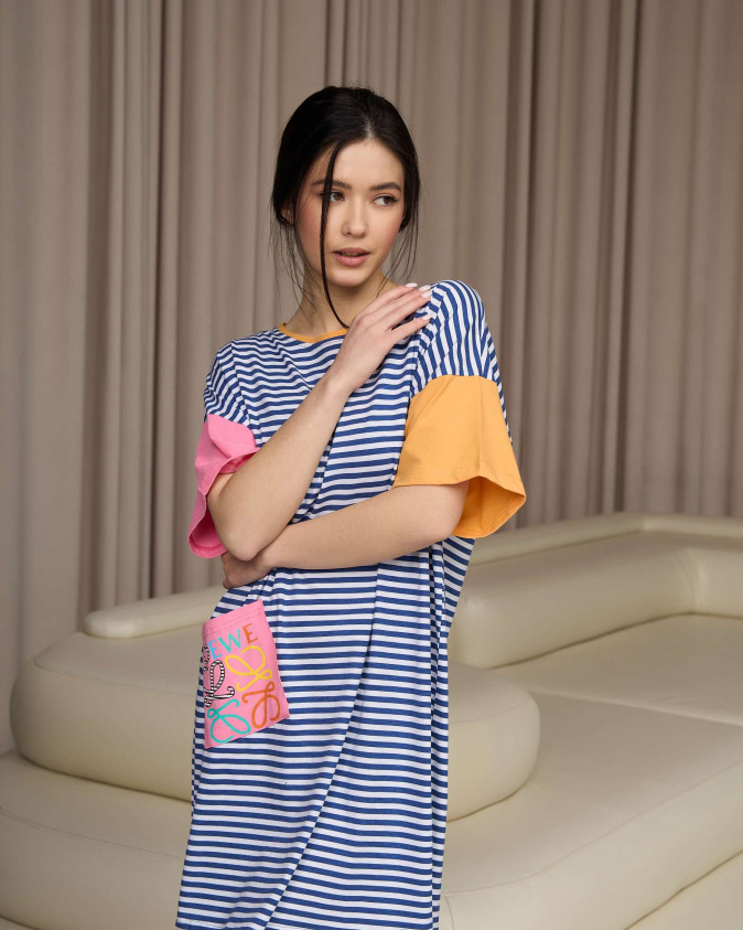 Туника полосатая с разноцветными рукавами и карманом