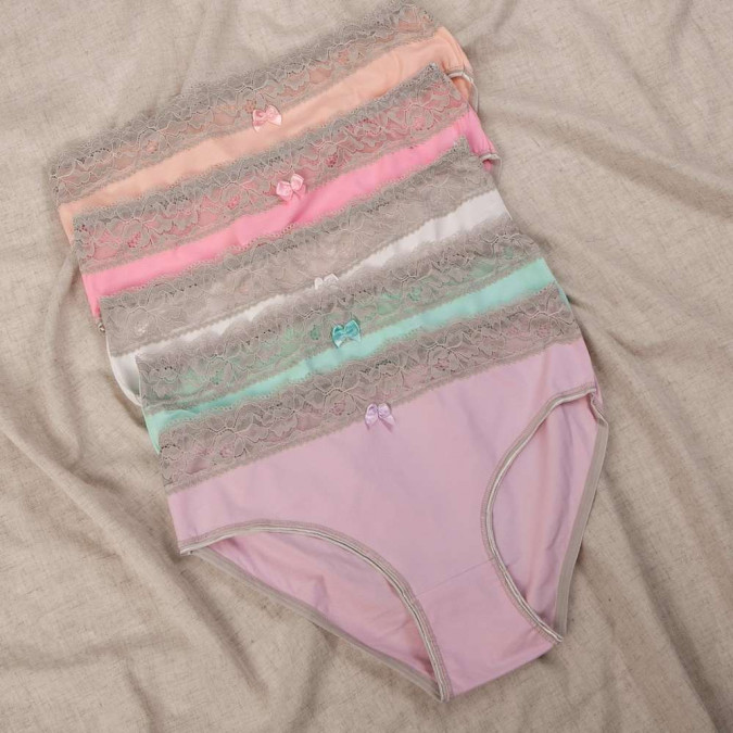 Трусики однотонні з мереживом по гумці - Plus Size