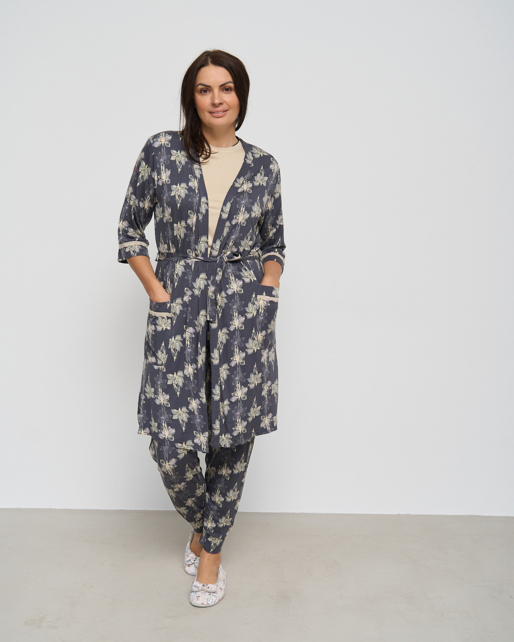 Комплект-тройка халат, футболка со штанами Plus Size - Цветы - Вискоза