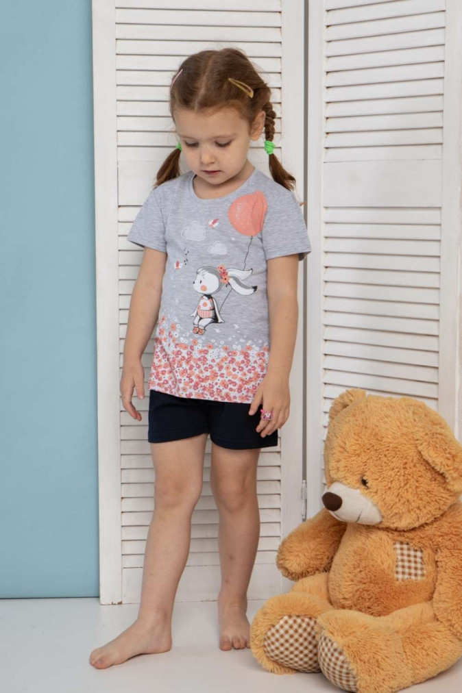 Комплект з шортиками на дівчинку - зайчик на кульці