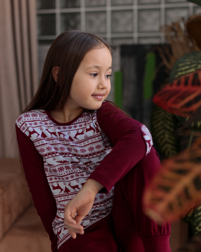Комплект на девочку со штанами - бордовая с оленями