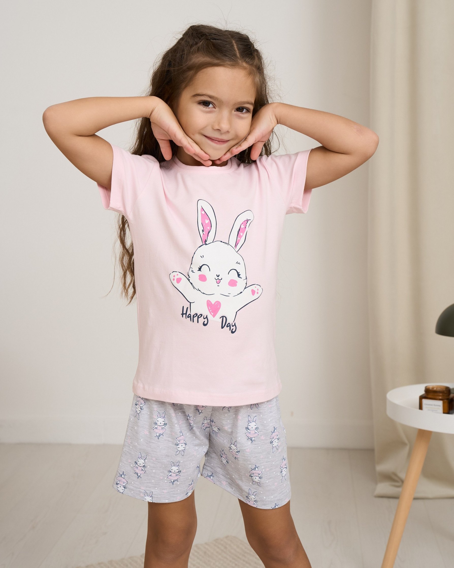 Комплект для дівчаток із шортами - Зайчик