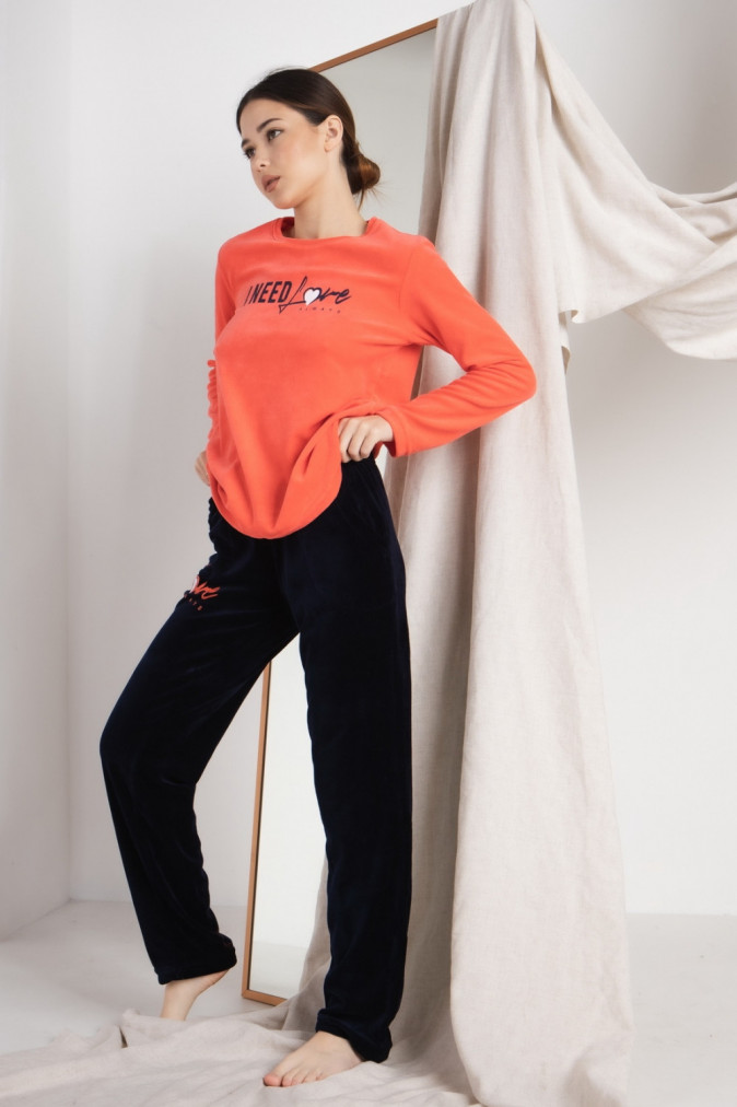 Костюм жіночий велюровий - I need love