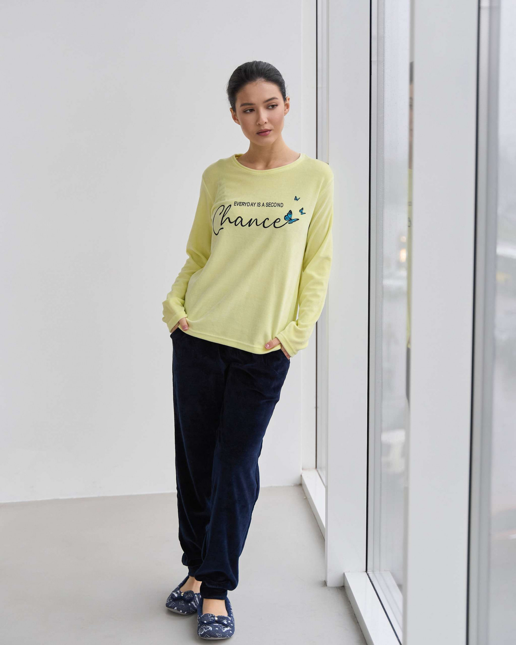 Женский костюм со штанами - Chance - Велюр