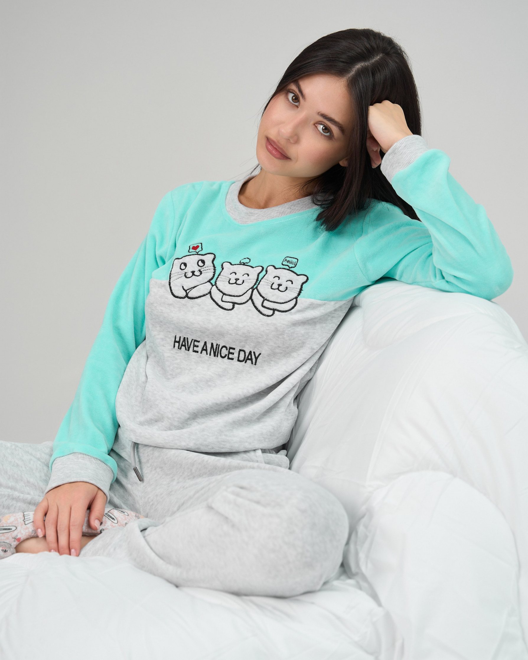 Жіночий костюм зі штанами Три котики - Велюр