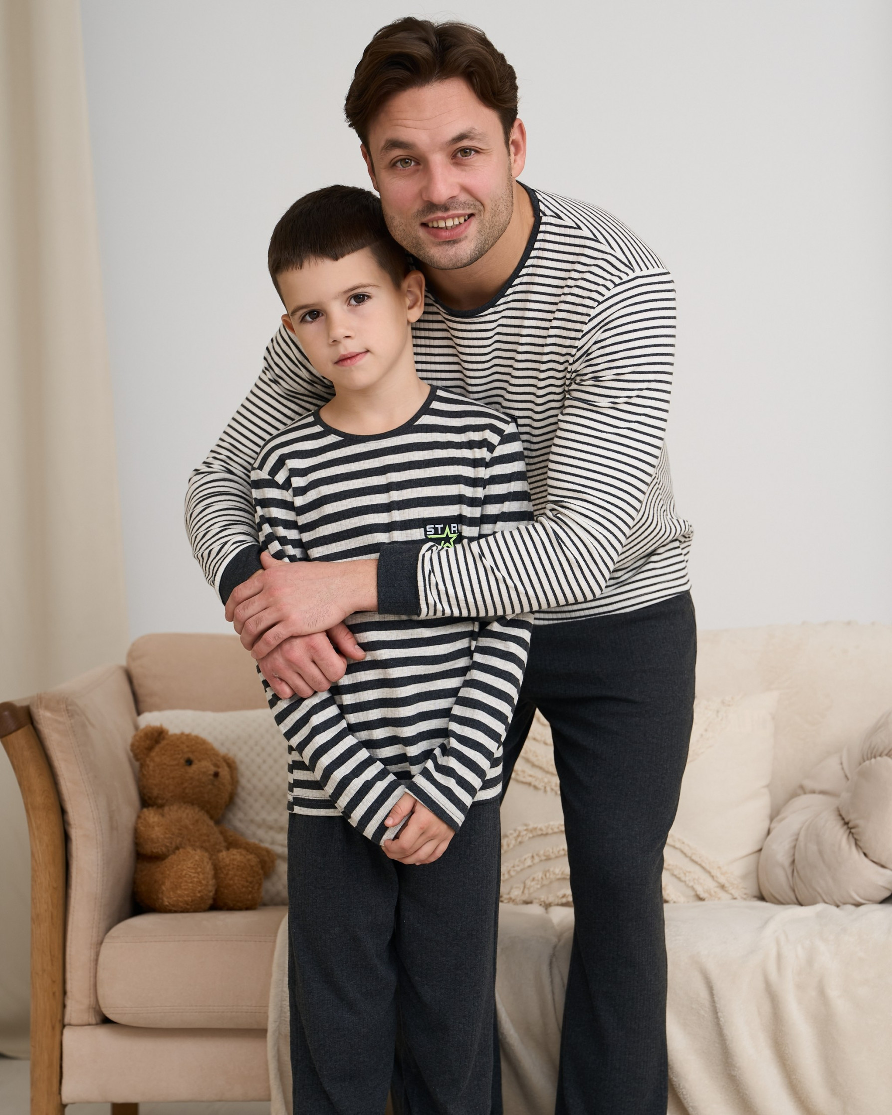 Комплект на хлопчика-підлітка зі штанами - в рубчик