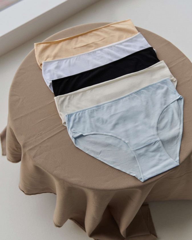 Жіночі трусики Plus Size - базові кольори