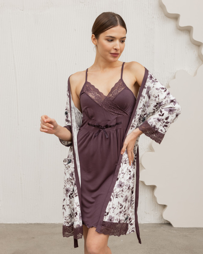 Комплект з халатом, у фіолетові квіти - Віскоза