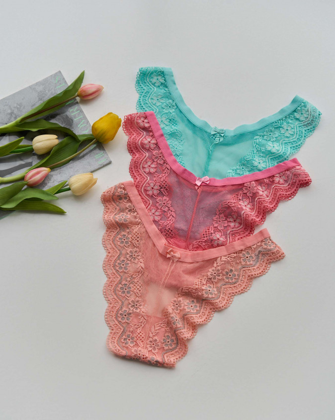 Жіночі мереживні трусики-бразиліана - кольорові