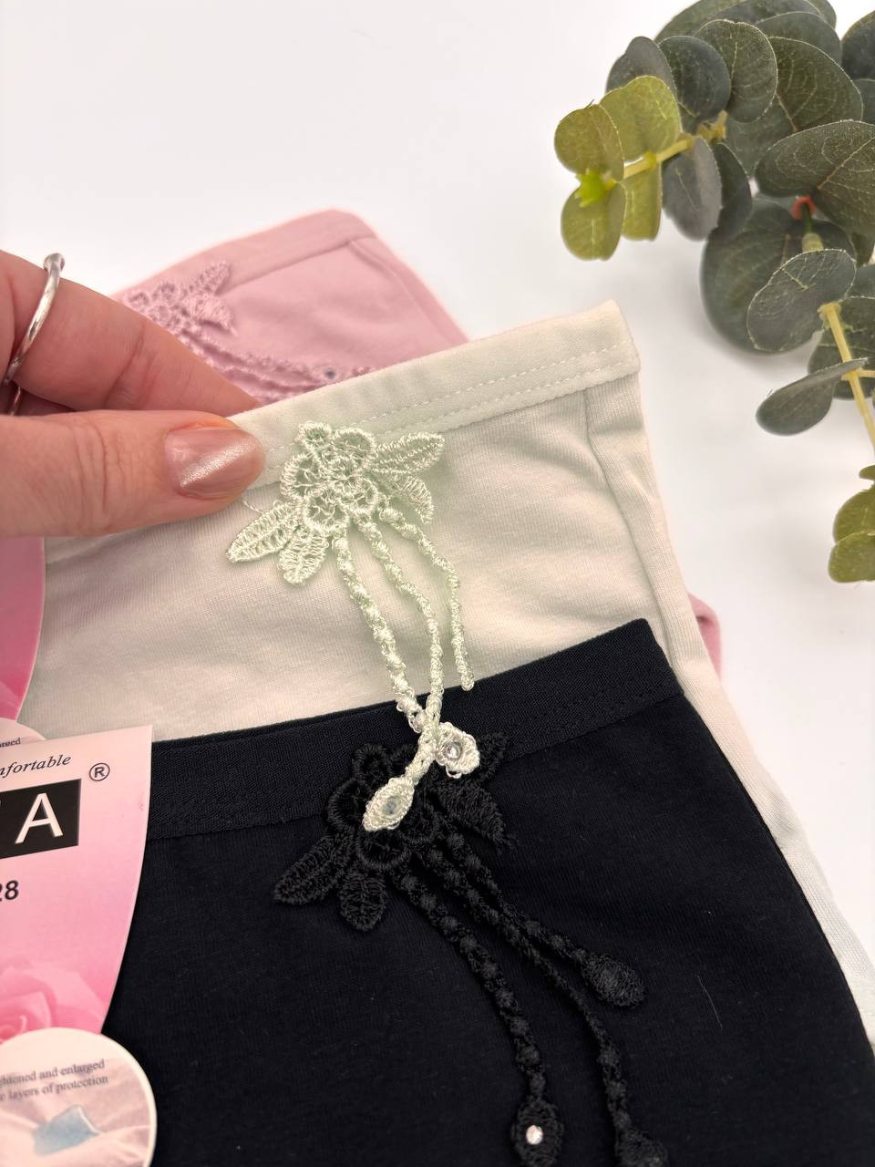 Жіночі трусики для критичних днів Квітка - Plus Size