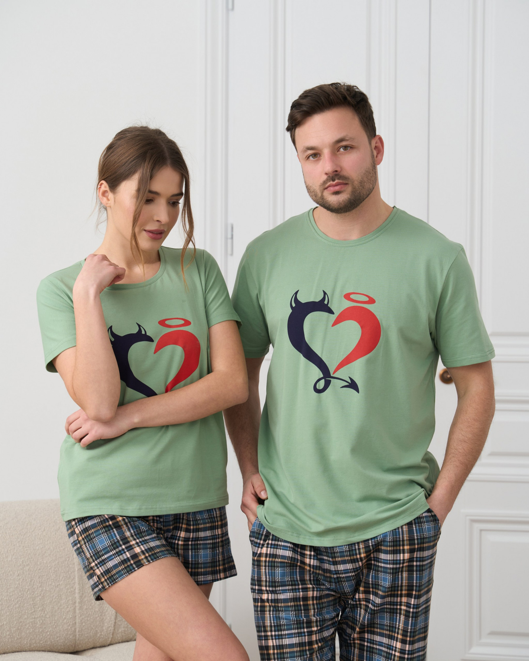 Чоловічий комплект з шортами у клітинку - Family look для пари