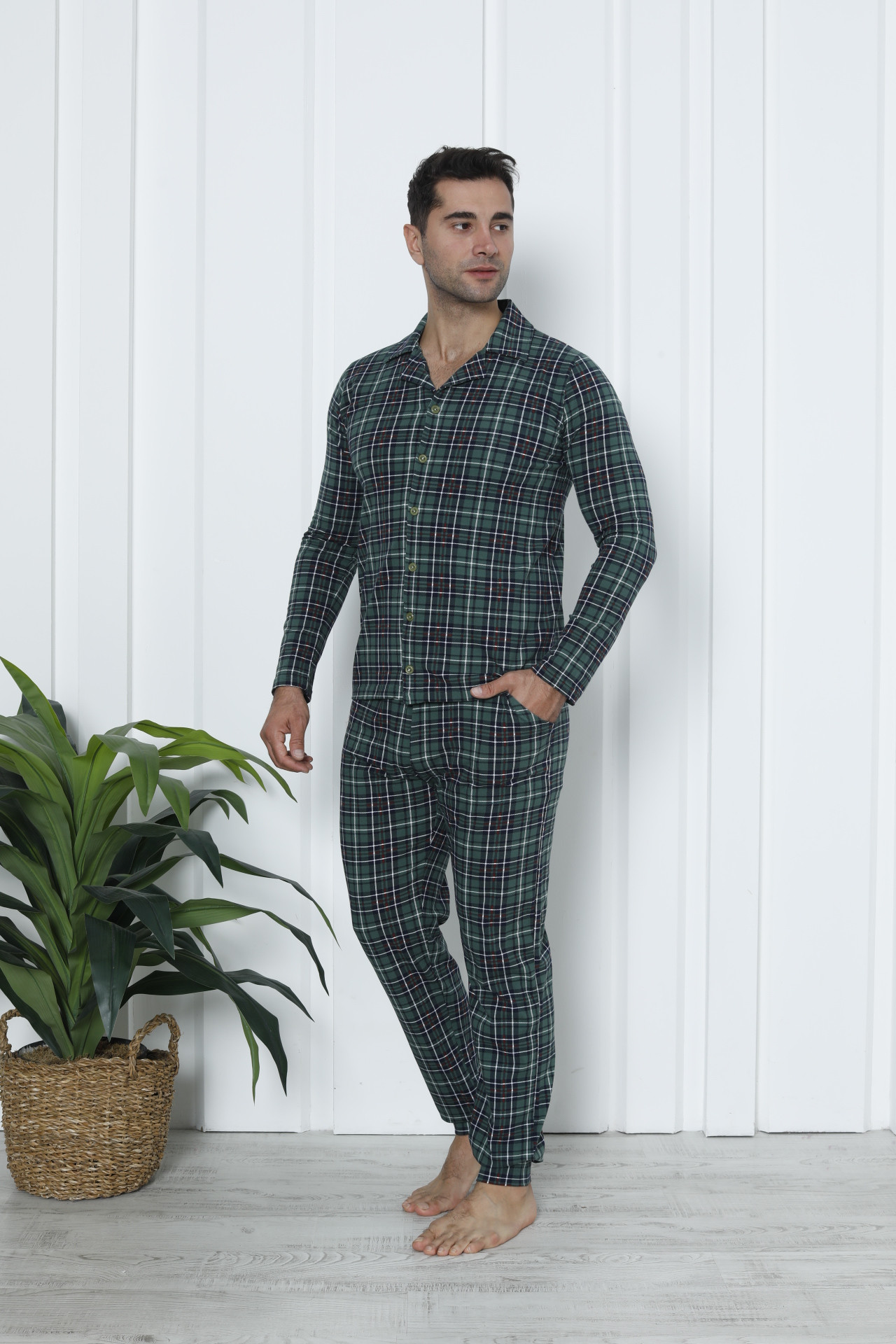 Мужской комплект на пуговицах - хаки в клетку 