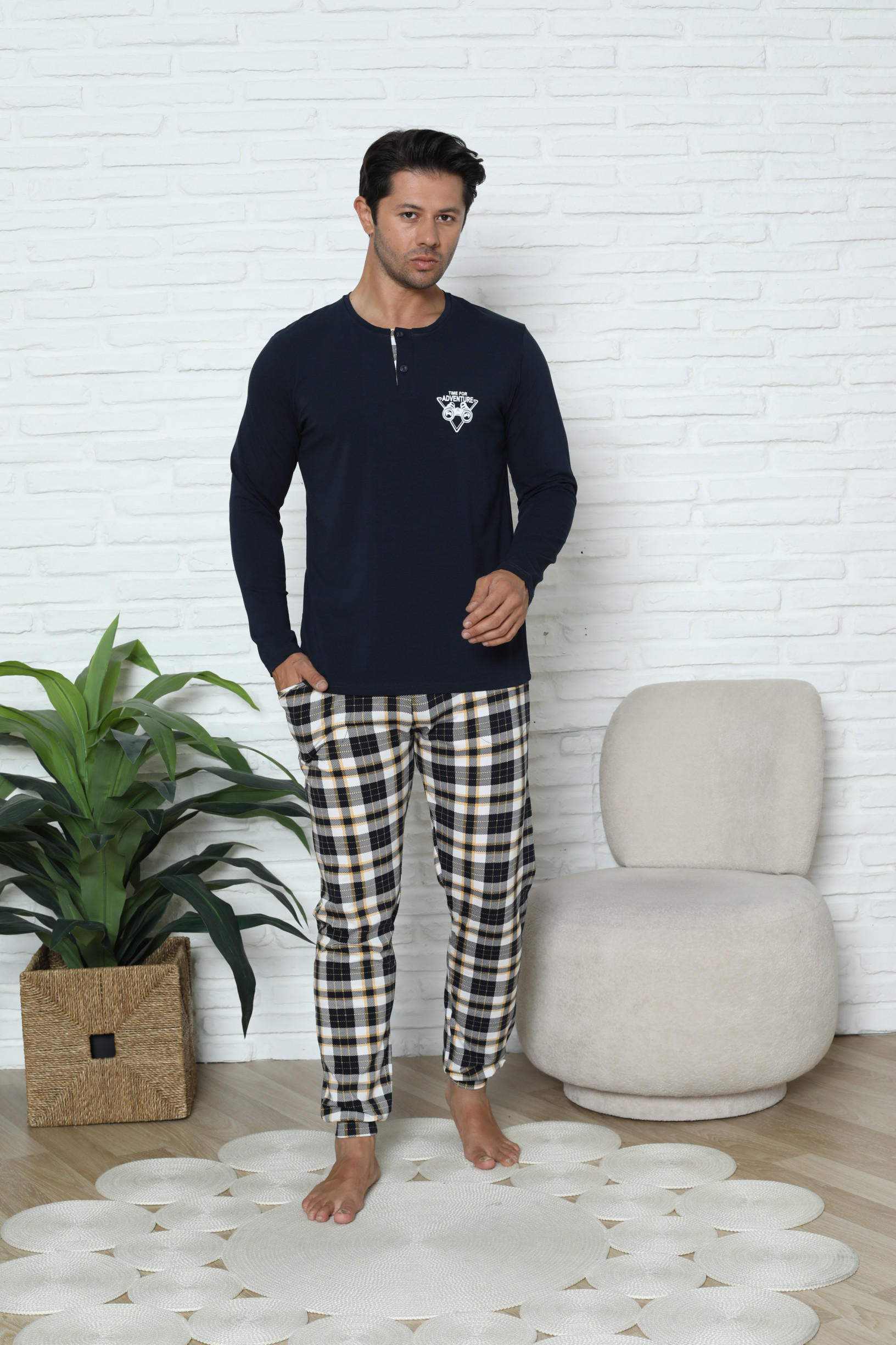 Мужской комплект 2 пуговицы на кофте - штаны в клутку