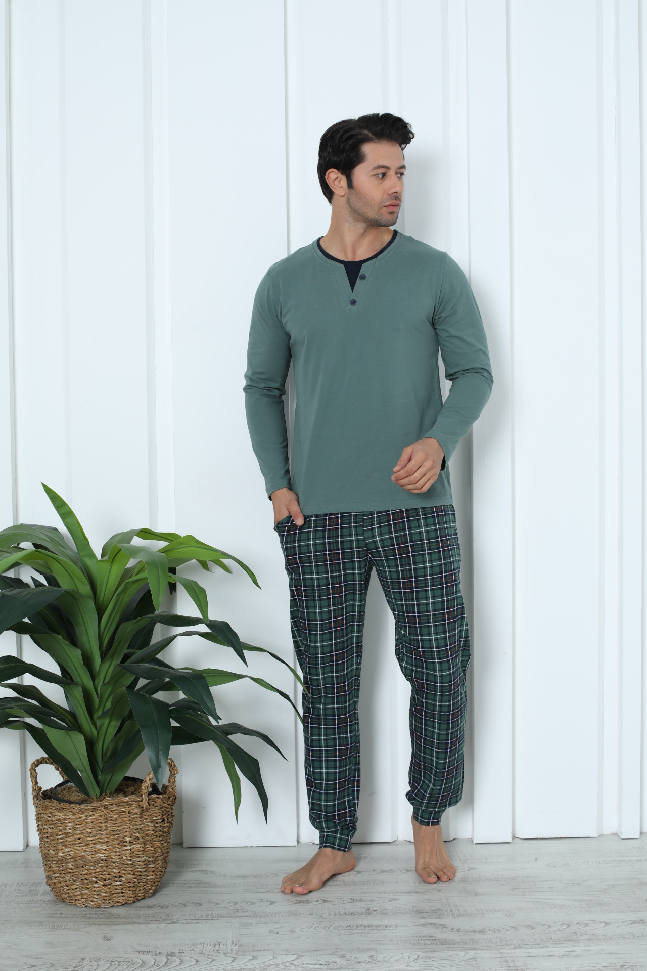 Мужской комплект 2 пуговицы - штаны в клетку