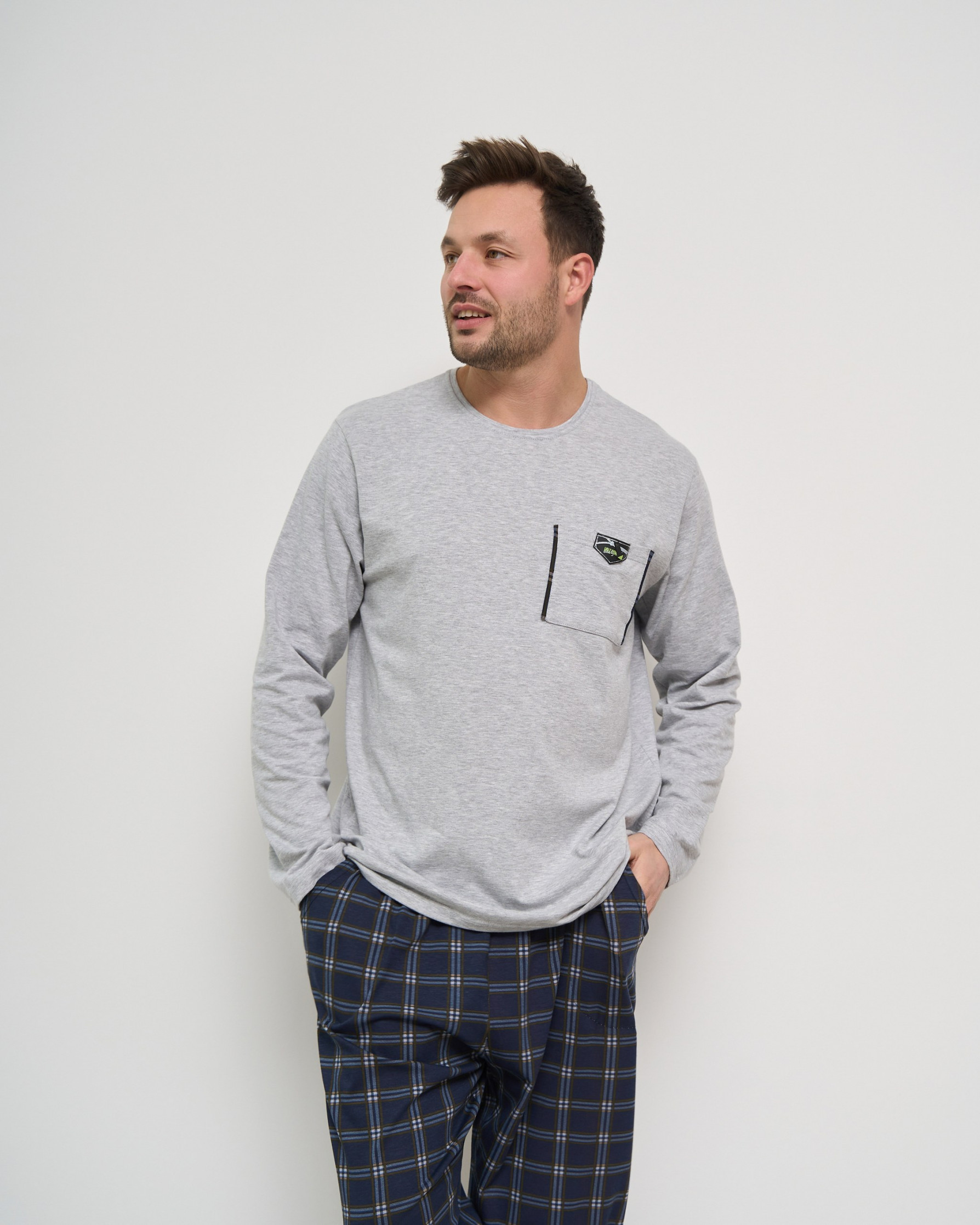 Мужской комплект со штанами в клетку Plus Size - карман на кофте