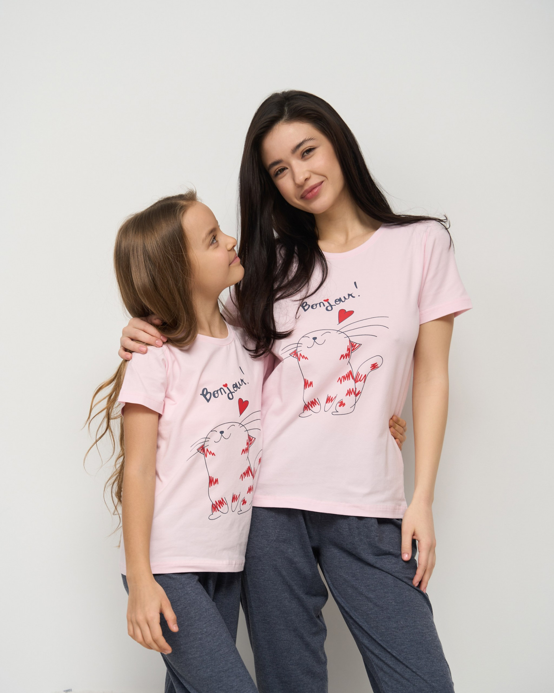 Підлітковий комплект з капрі на дівчинку - Закоханий котик - Family look мама/донька