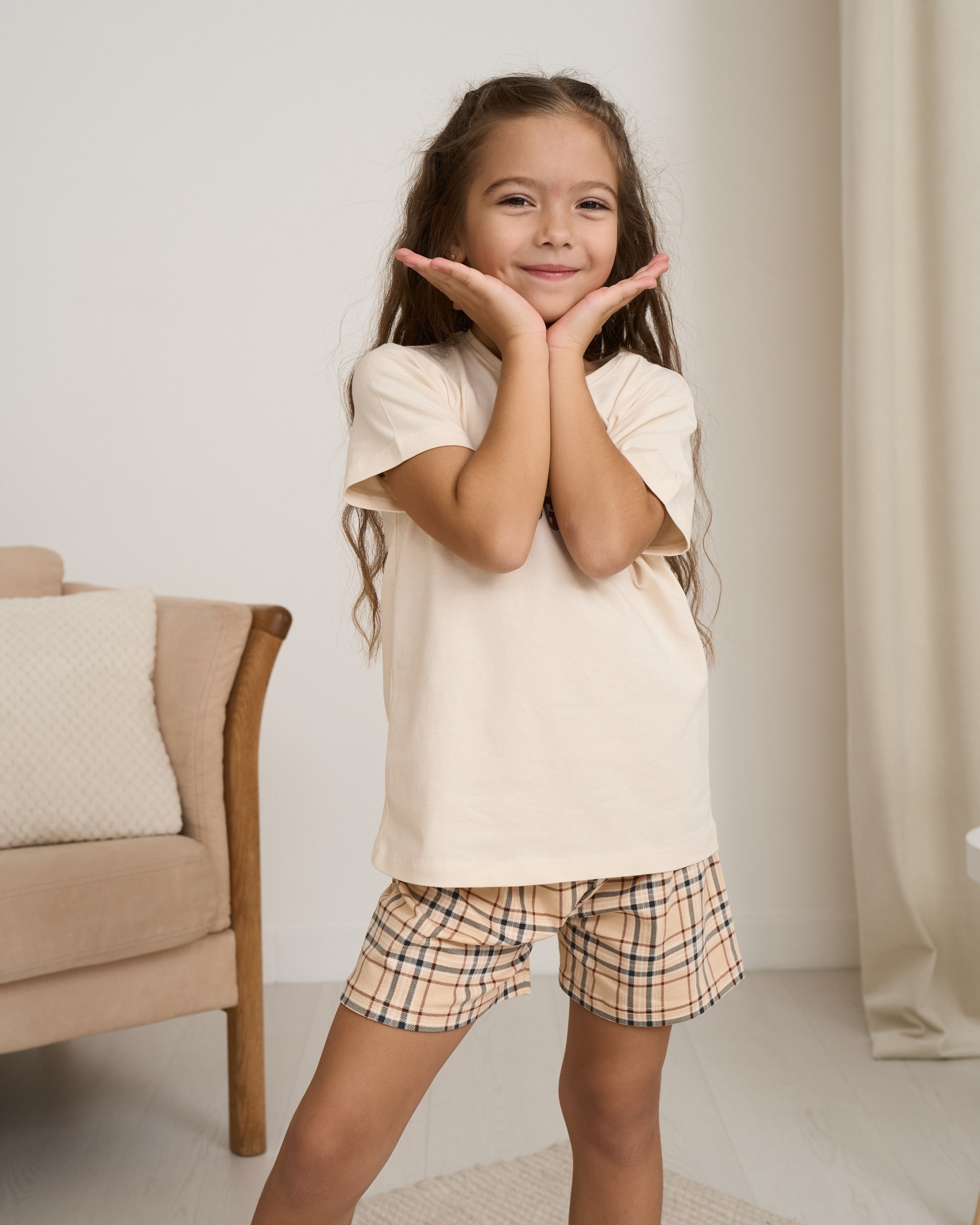 Підлітковий комплект з шортами на дівчинку - Hug me