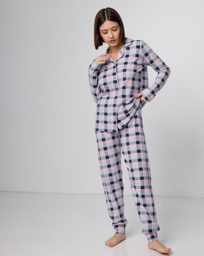 Жіноча піжама на ґудзиках - світла клітинка