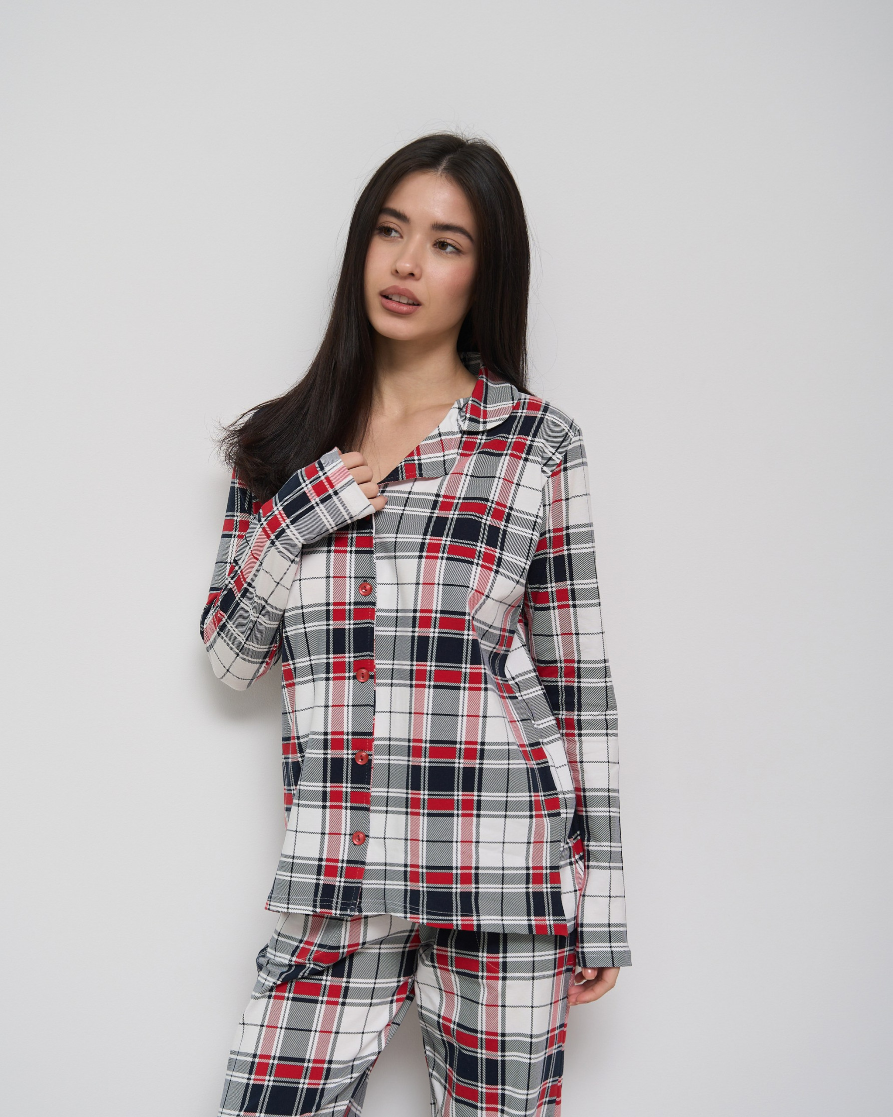 Піжама жіноча на ґудзиках зі штанами  - біла клітинка