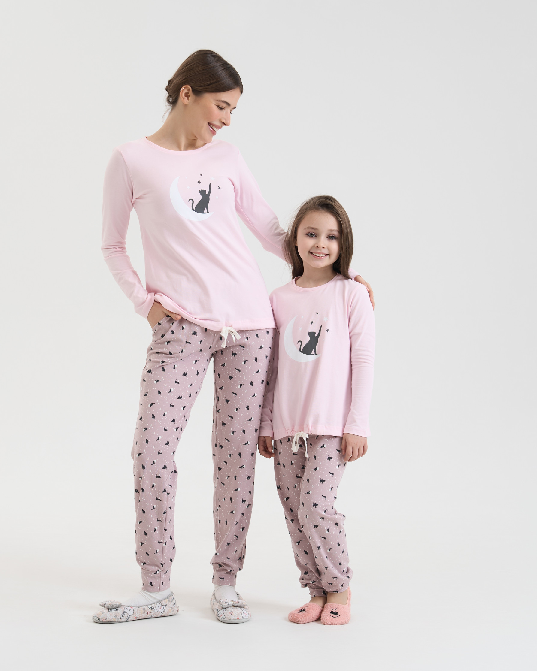 Жіночий комплект зі штанами Кіт і зірки - Family look мама/донька