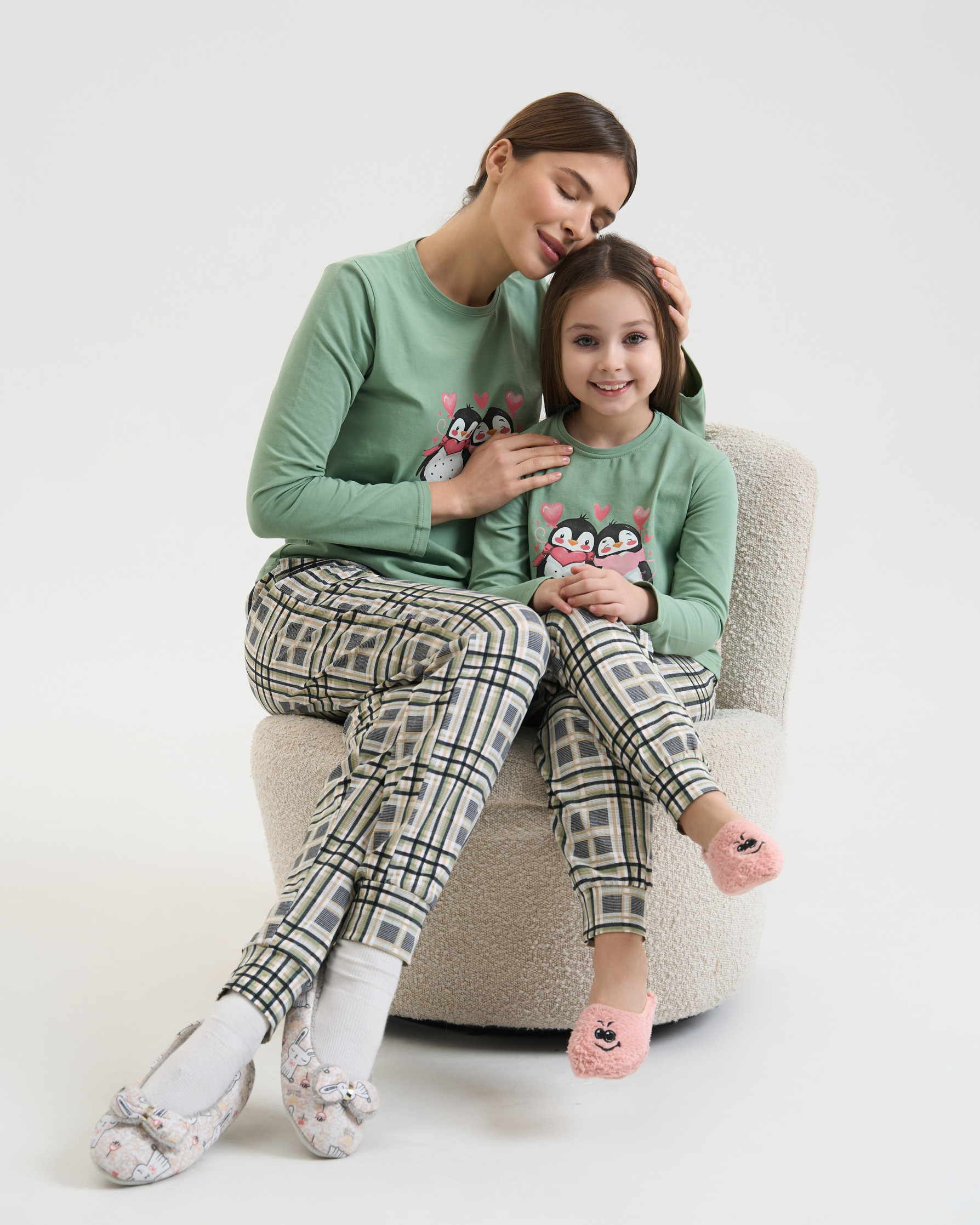 Жіночий комплект зі штанами Пінгвіни - Family look мама/донька