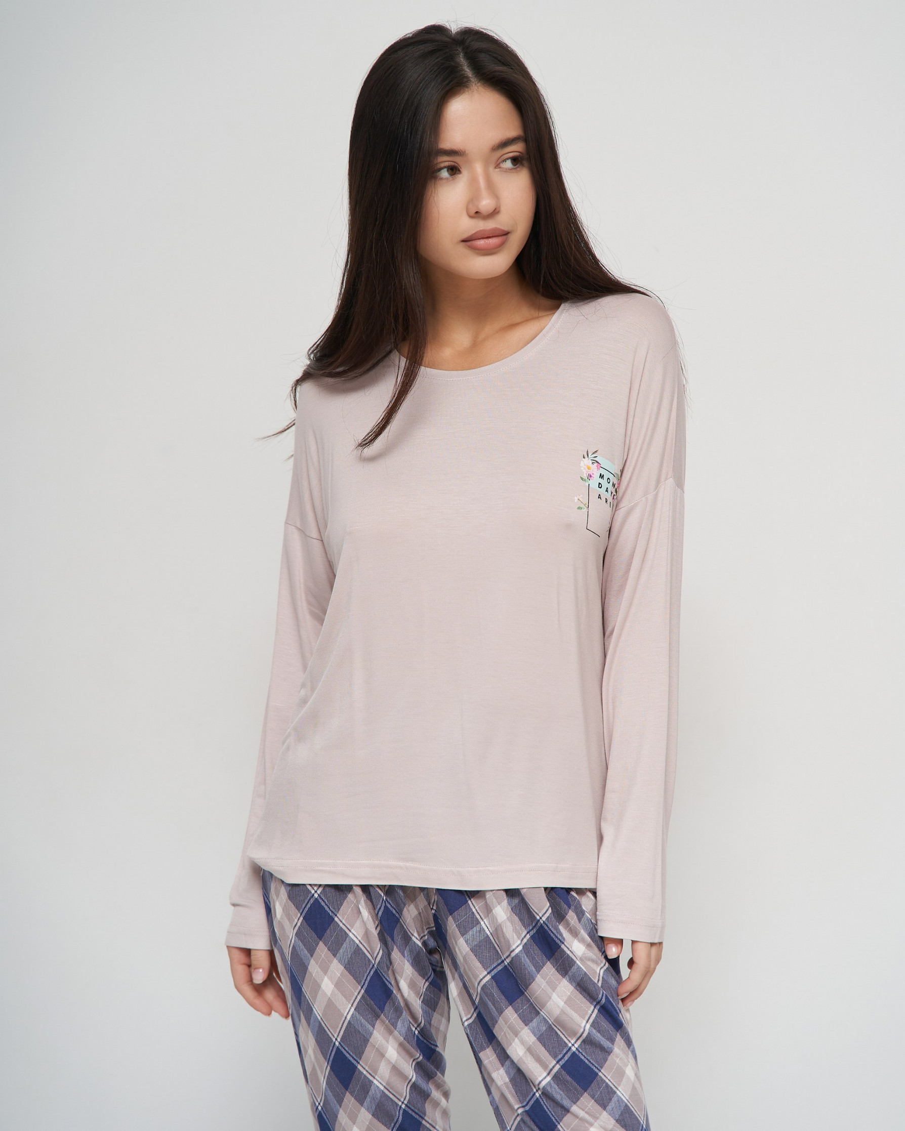 Жіночий віскозний комплект зі штанами - клітинка