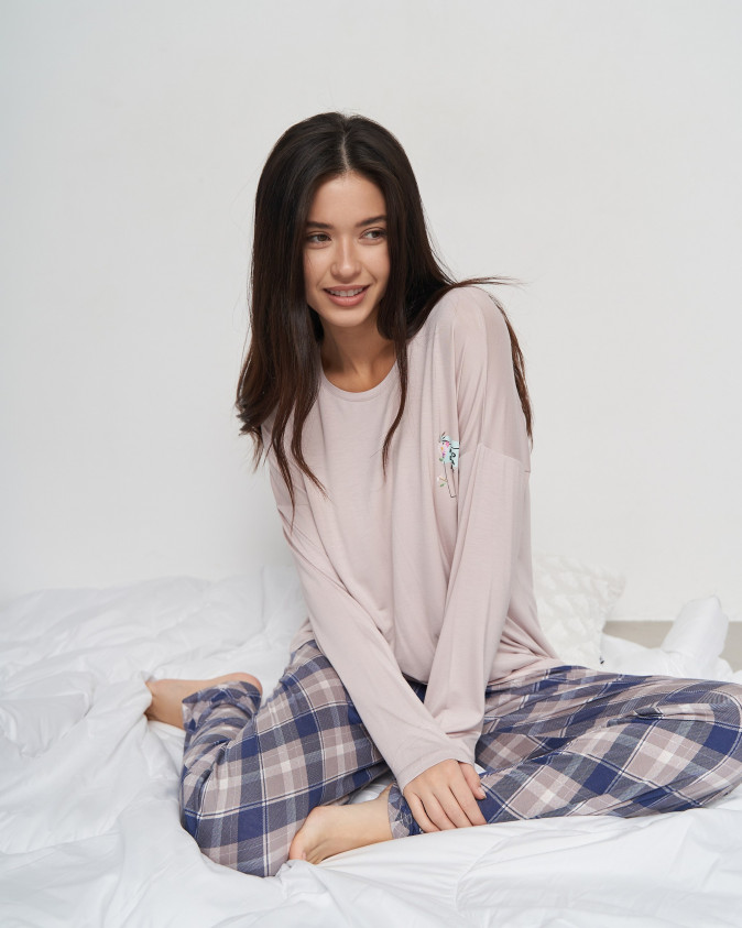 Женский вискозный комплект со штанами - клетка