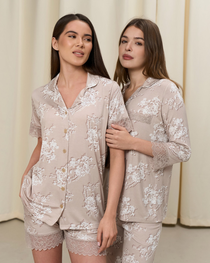 Жіноча піжама на ґудзиках з мереживом - віскоза