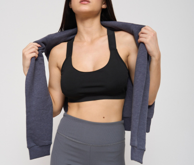 Жіночі топи: стильні варіанти для дому, спорту та відпочинку