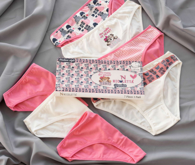 Чому варто купувати жіночі труси наборами: переваги та економія